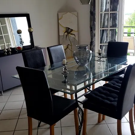 Chez Houria Pour 2 Personnes ホームステイ クルノン・ドーヴェルニュ